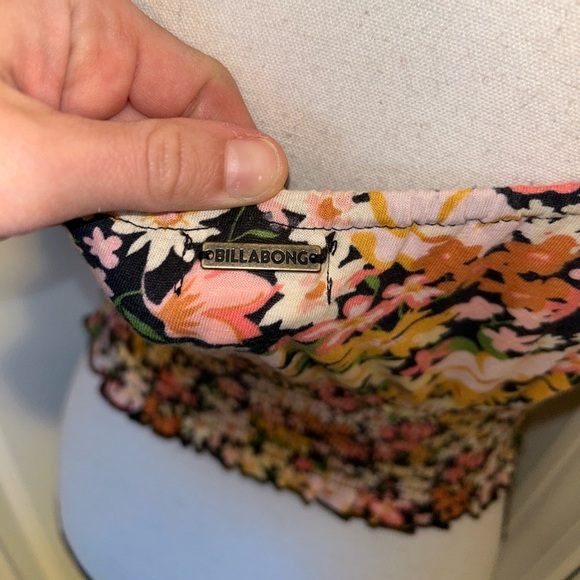 Billabong Floral Smocked “get along” puff sleeve Women's crop Top - Picture 6 of 11